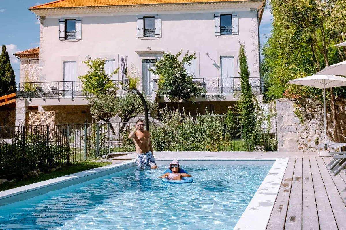 EUROPA VACATION RENTALS visual data 3