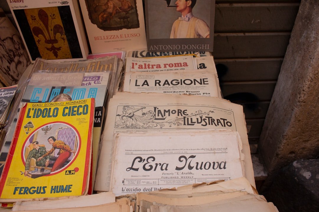 Antique Italian newspapers and magazines